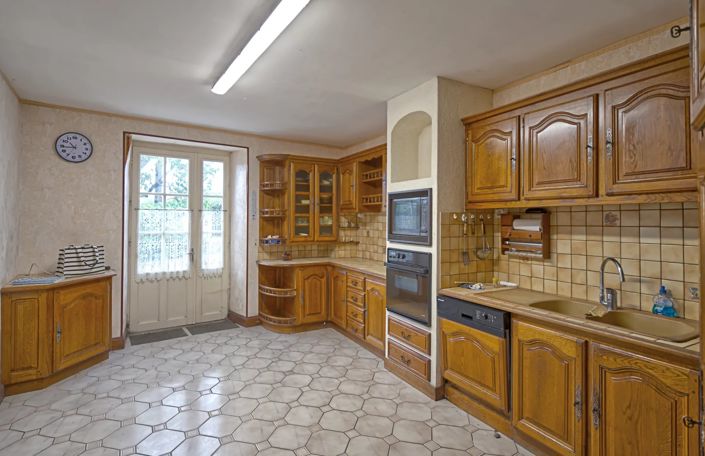 Image No.3-4 Bed Farmhouse for sale