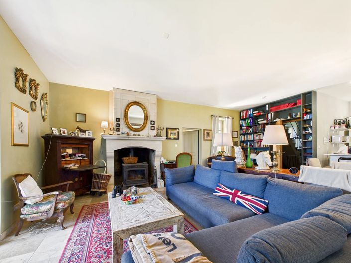 Image No.4-8 Bed House for sale