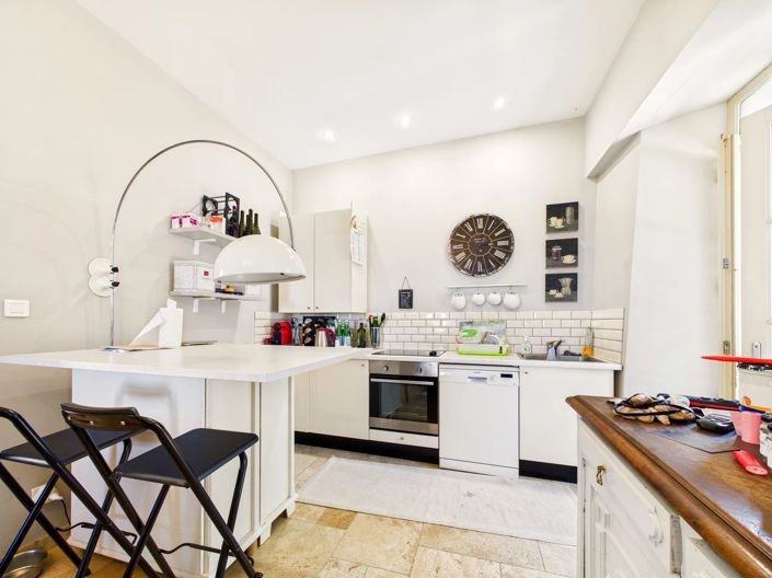 Image No.7-8 Bed House for sale