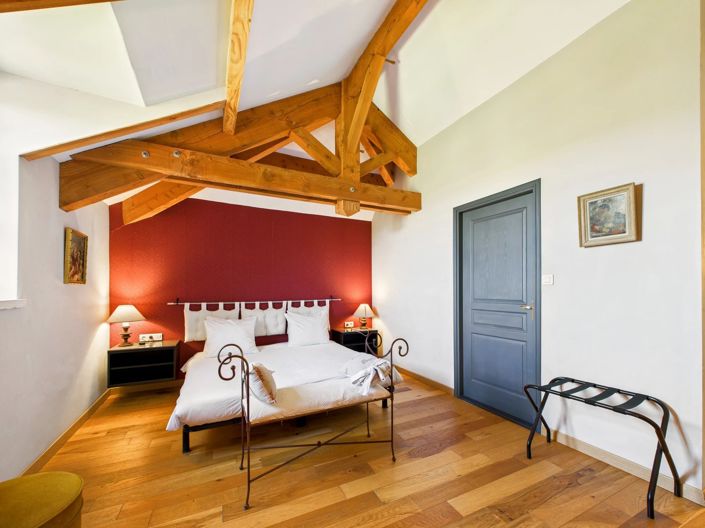 Image No.9-8 Bed House for sale