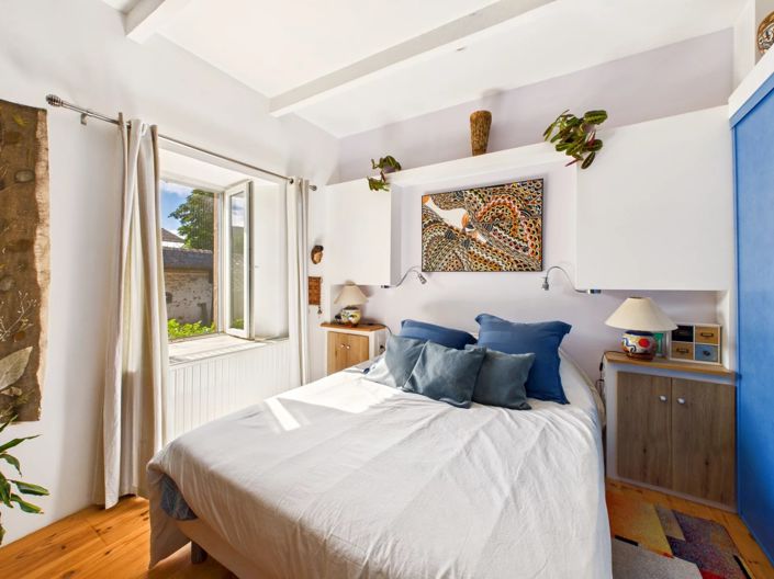 Image No.11-7 Bed House for sale