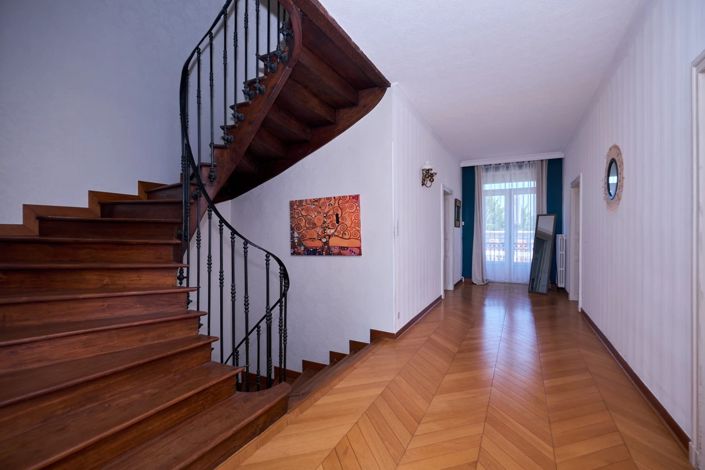 Image No.11-5 Bed Village House for sale