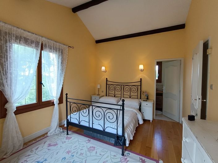 Image No.12-4 Bed House for sale