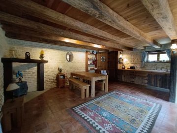 2618b6d08751774d396b00108c20b558d1989c18d7192