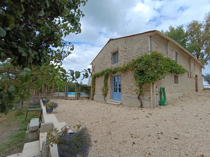 Image No.2-4 Bed House for sale