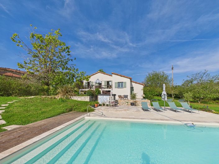 Image No.1-3 Bed Village House for sale