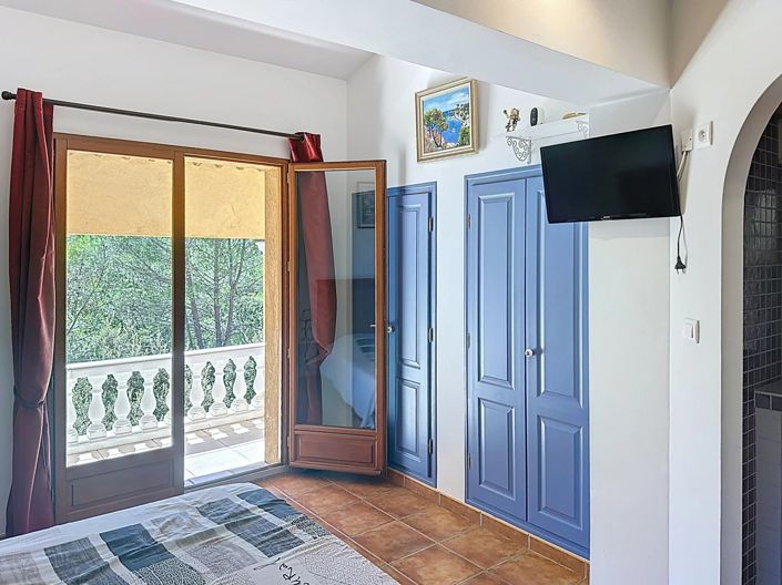 Image No.14-8 Bed House for sale