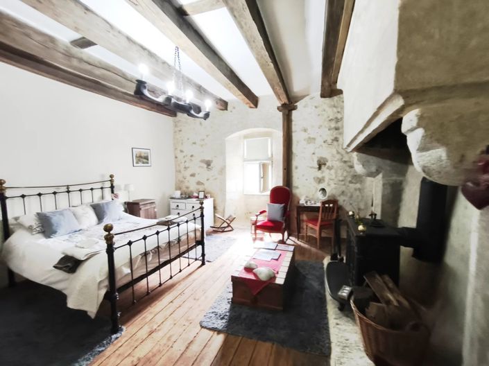 Image No.13-4 Bed Farmhouse for sale