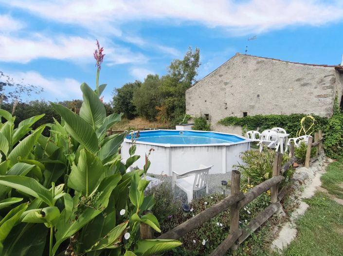 Image No.2-4 Bed Farmhouse for sale