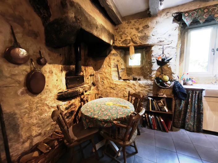 Image No.9-4 Bed Farmhouse for sale