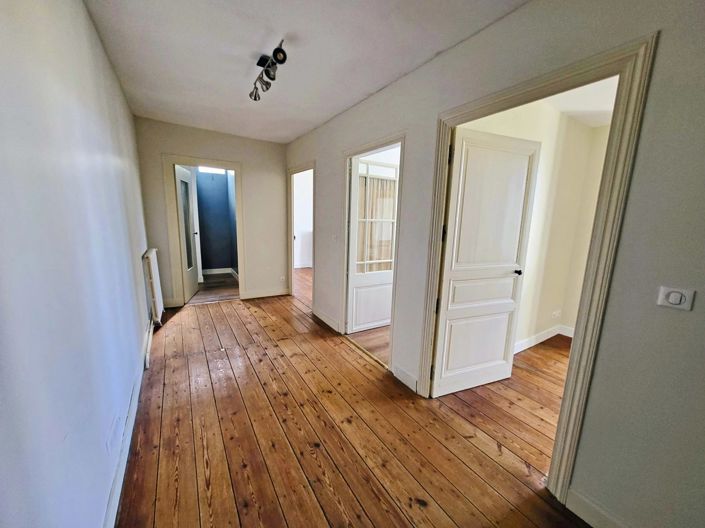 Image No.6-5 Bed House for sale