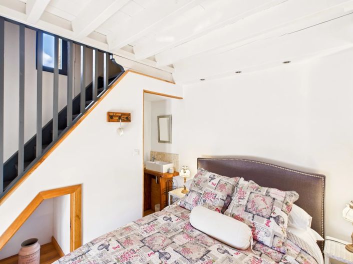 Image No.10-8 Bed House for sale