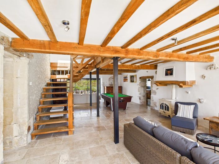 Image No.7-8 Bed House for sale