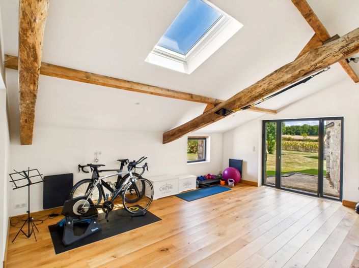 Image No.9-8 Bed House for sale