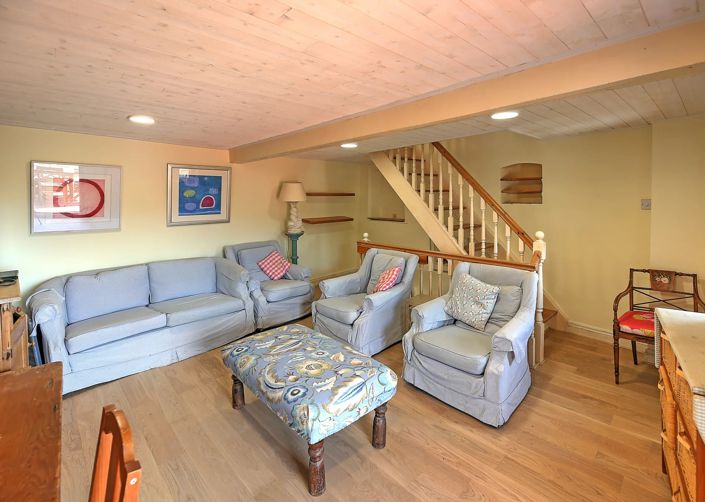 Image No.11-3 Bed Village House for sale