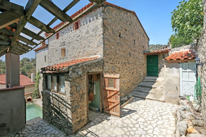 Image No.2-3 Bed Village House for sale