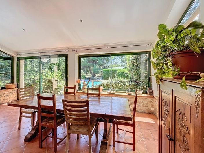 Image No.4-5 Bed House for sale