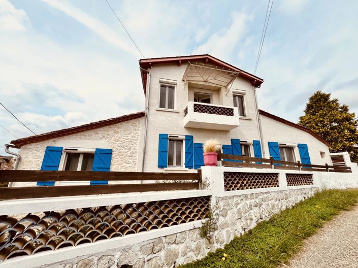 Image No.1-4 Bed House for sale