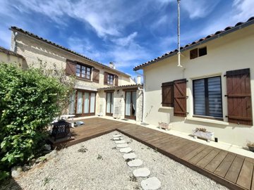 1 - Pamproux, House