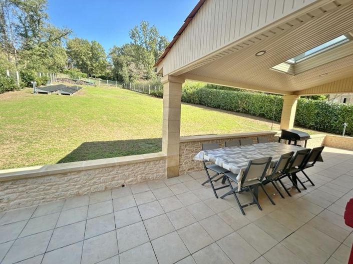 Image No.6-5 Bed House for sale