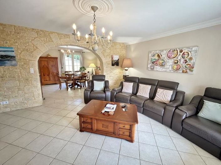 Image No.7-5 Bed House for sale