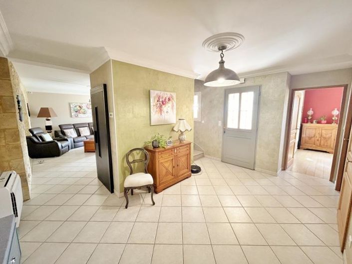 Image No.9-5 Bed House for sale