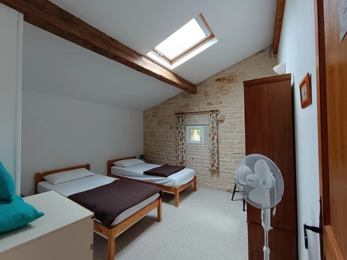 Image No.8-7 Bed House for sale