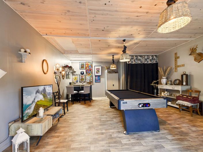 Image No.11-4 Bed Farmhouse for sale