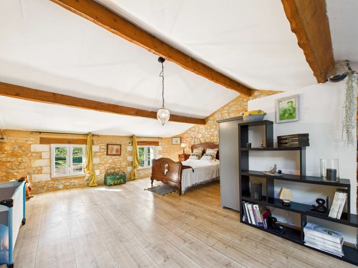 Image No.15-4 Bed Farmhouse for sale