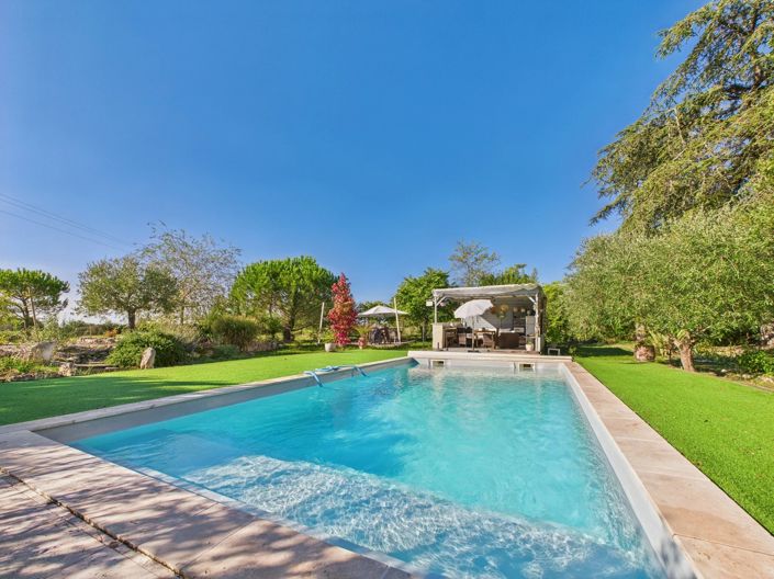 Image No.2-4 Bed Farmhouse for sale