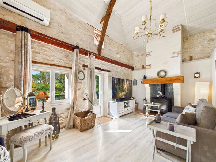 Image No.8-4 Bed Farmhouse for sale