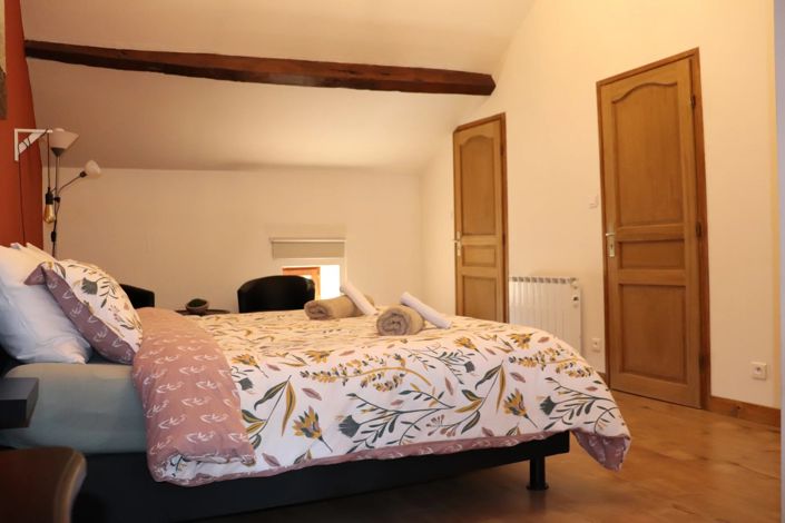 Image No.10-6 Bed House for sale