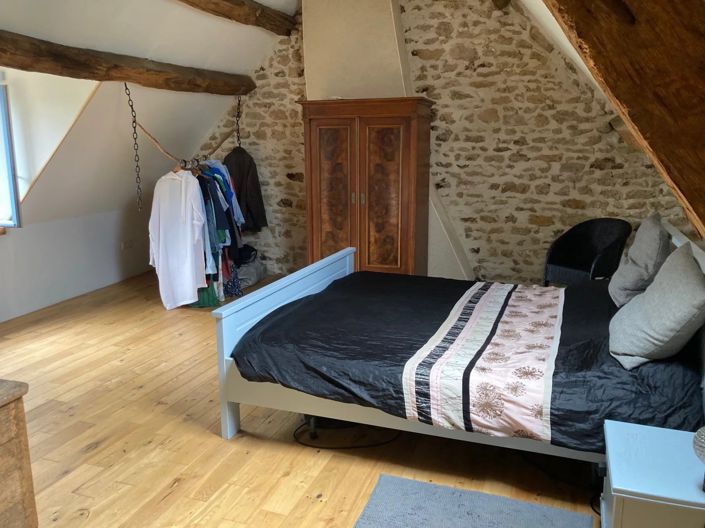 Image No.9-5 Bed House for sale