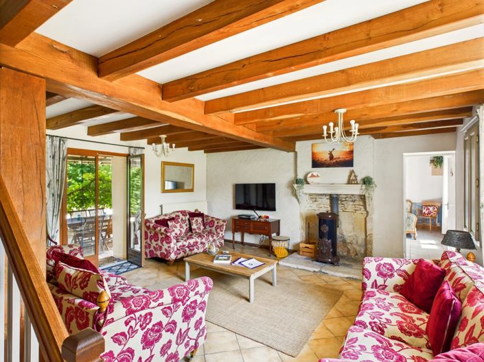 Image No.4-7 Bed Village House for sale