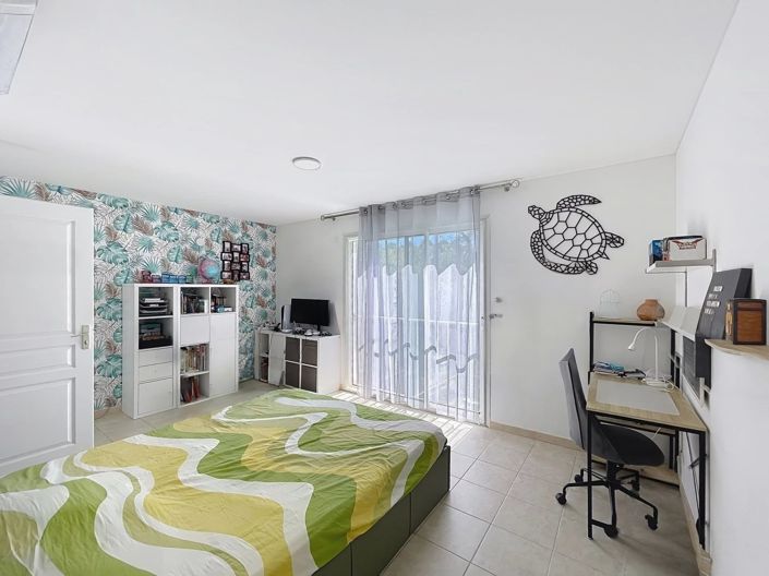 Image No.6-4 Bed House for sale