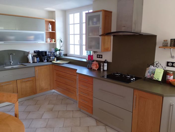 Image No.8-5 Bed House for sale