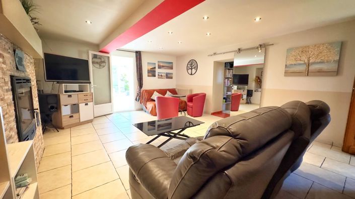 Image No.6-2 Bed House for sale