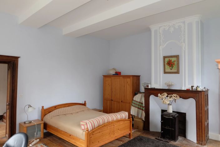 Image No.6-6 Bed House for sale