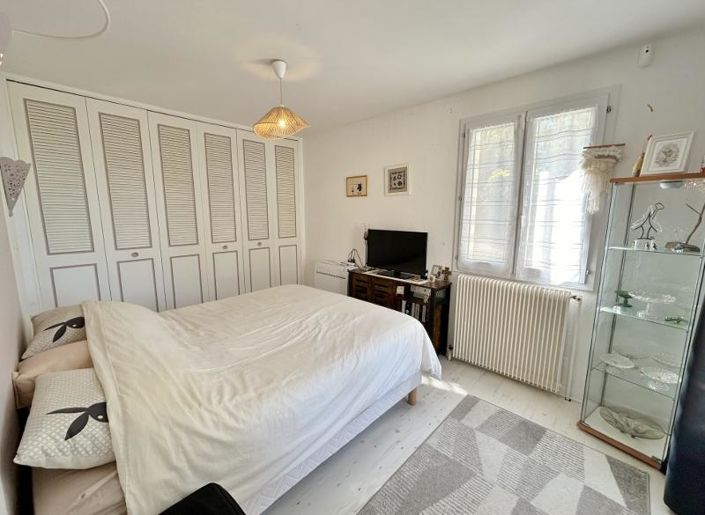 Image No.10-6 Bed House for sale