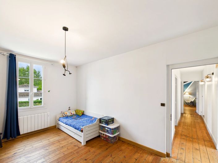 Image No.11-7 Bed House for sale