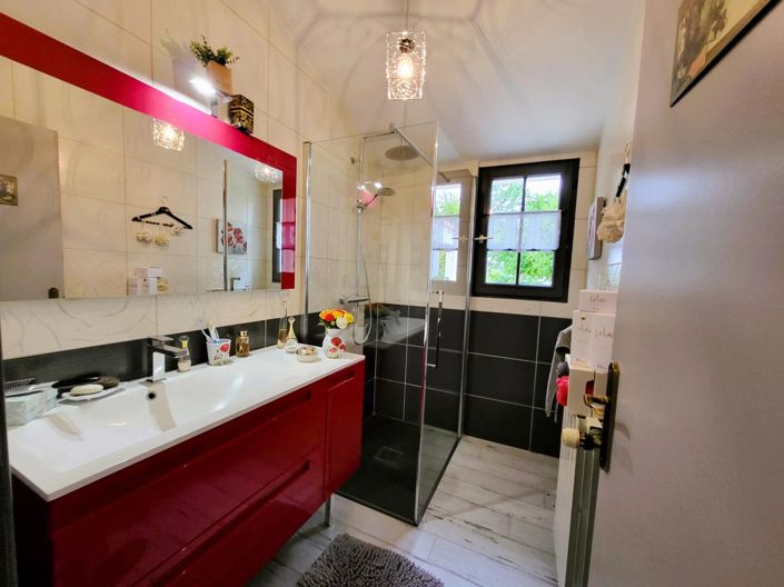 Image No.9-3 Bed House for sale