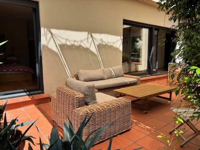 Image No.5-5 Bed House for sale