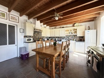 aec1370d88e0bac38a20fb6c92d76f5b0702fcad4b192