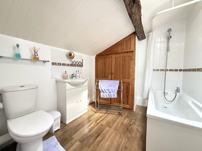 Image No.8-2 Bed House for sale