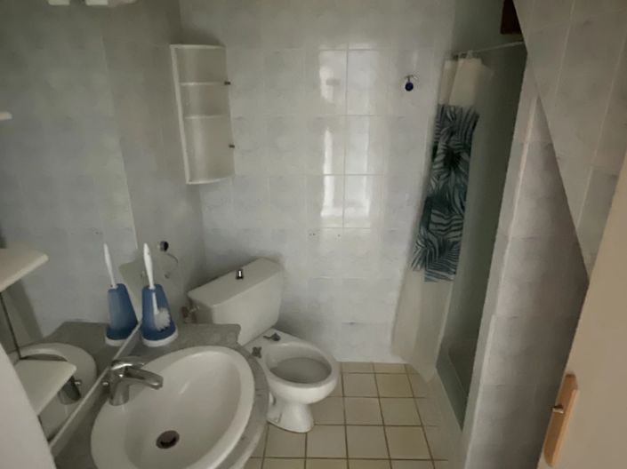 Image No.8-1 Bed House for sale