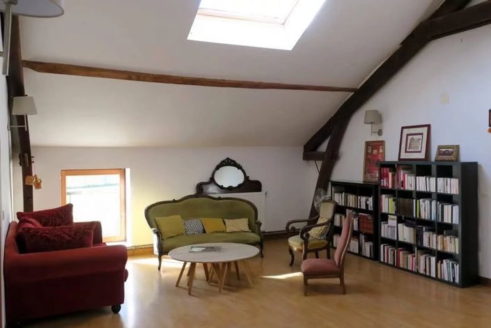 Image No.6-17 Bed House for sale