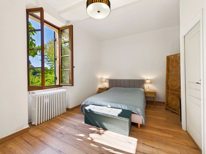 Image No.7-5 Bed House for sale