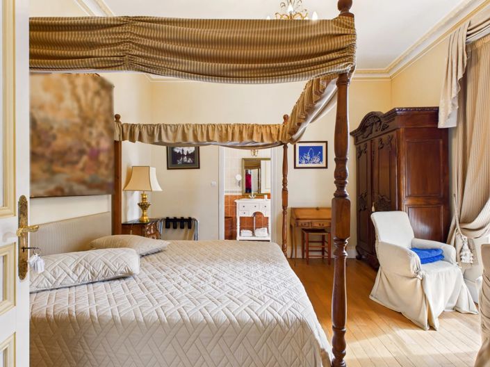 Image No.11-19 Bed House for sale