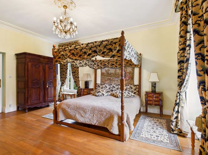 Image No.13-19 Bed House for sale