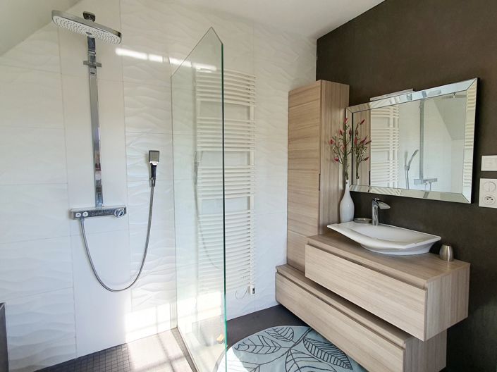 Image No.10-3 Bed House for sale